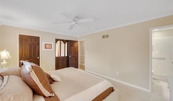 114 Breezeview Dr, Ballwin, MO 63021