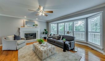 13153 Barrett Meadows Dr, Des Peres, MO 63021