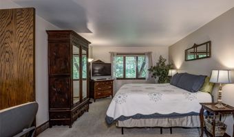 608 Manor Ct, Altoona, WI 54720