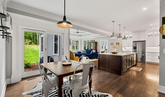 10 Lilac Ct, Bedford, NH 03110