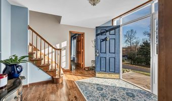 6 Lyndenwood Dr, Brookfield, CT 06804