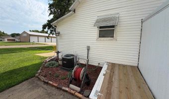 84 Hardy St, Akron, IA 51001