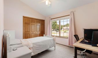 1300 26TH St SW, Austin, MN 55912