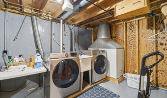 3145 N MORRISON St, Appleton, WI 54911