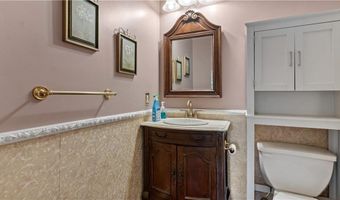 66 Hunters Crossing Dr, Coventry, RI 02816