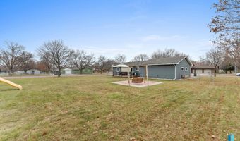 112 E Glenwood Dr, Brandon, SD 57005