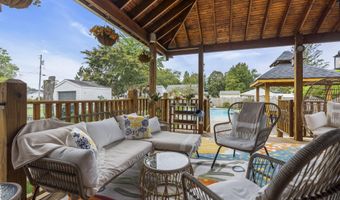 854 Main St, Belford, NJ 07718