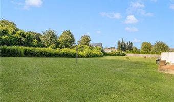 9 Chestnut Hill Rd B, Middletown, RI 02842