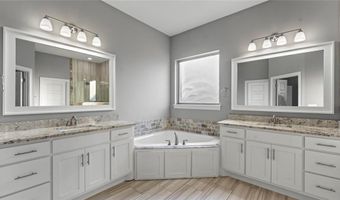 5803 Hyde Park, Bentonville, AR 72713