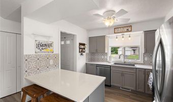 7983 Hallmark Way, Apple Valley, MN 55124