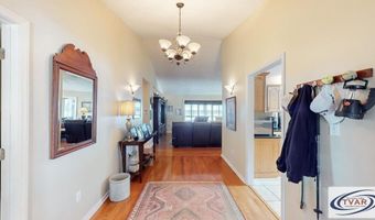 495 Shore Dr, Big Sandy, TN 38221