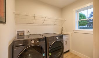 319 Harmons Corner Rd, Auburn, ME 04210