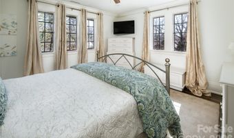 72 Windsor Rd, Asheville, NC 28804