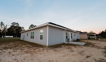 483 Lakeside Cir, Baxley, GA 31513