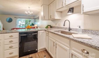 118 Colony Dr, Arden, NC 28704