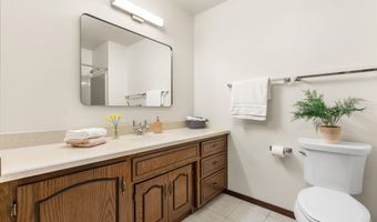 2320 STROEBE ISLAND Dr, Appleton, WI 54915