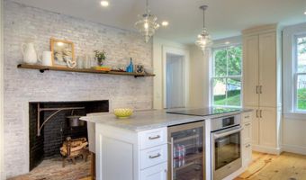 204 Spring St, Newport, RI 02840