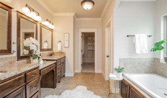 3601 SW Willowbrook Rd, Bentonville, AR 72713