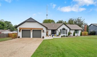 1002 NW 9th St, Bentonville, AR 72712