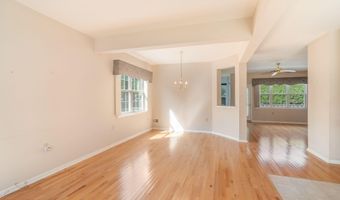 17 Breeze Ter, Barnegat, NJ 08005