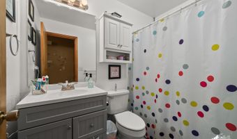 5240 E 42nd Ave, Anchorage, AK 99508