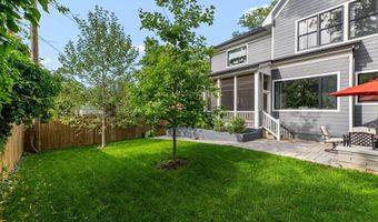 414 N MONROE St, Arlington, VA 22201
