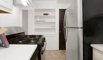 1033 N MONROE St, Arlington, VA 22201