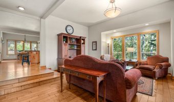 335 NW 17th St, Bend, OR 97701
