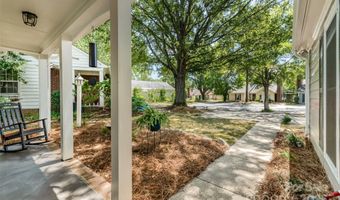2722 Hillmont Dr, Charlotte, NC 28226