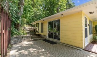 1558 1560 W Jones Dr SW, Ann Arbor, MI 48105