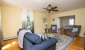 20 Morrison Ave, Middletown, RI 02842