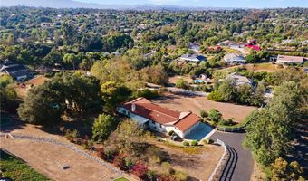 1671 Joshua Tree Ln, Fallbrook, CA 92028