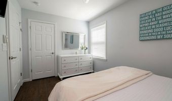 214 Iroquois Ave, Beach Haven, NJ 08008