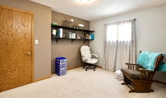 816 12th Ave, Aberdeen, SD 57401