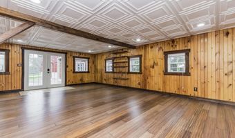 724 N Water St, Albany, IN 47320