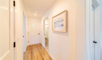 32 Exchange St 101, East Greenwich, RI 02818