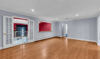 496 Apple Valley Dr, Belford, NJ 07718