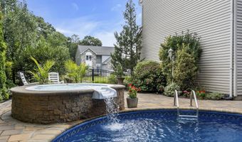 6 Surle Ct, Bayville, NJ 08721