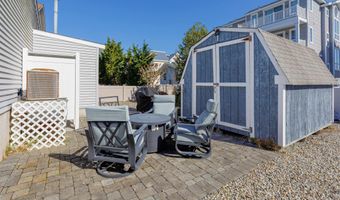 733 21st St, Avalon, NJ 08202