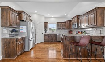 6994 141st St, Basehor, KS 66007