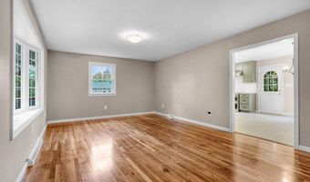 2 Woodland Rd, Acushnet, MA 02743
