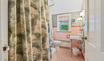 73 Oakwood St, Albany, NY 12208