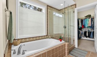 3220 Fairhaven Dr, Allegan, MI 49010