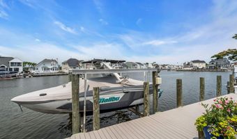 33 Amherst Dr, Bayville, NJ 08721