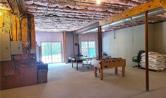16 Leonard Dr, North Smithfield, RI 02896