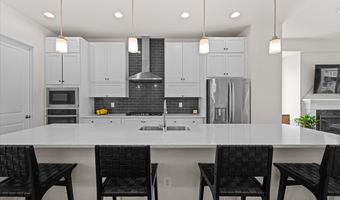 20305 SAVIN HILL Dr, Ashburn, VA 20147