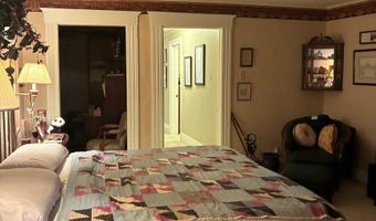 106 W 4th St, Bicknell, IN 47512