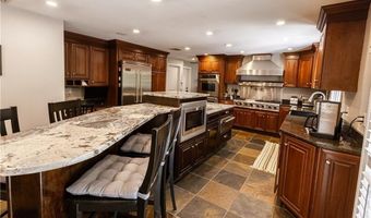 5 Colony Dr, Johnston, RI 02919