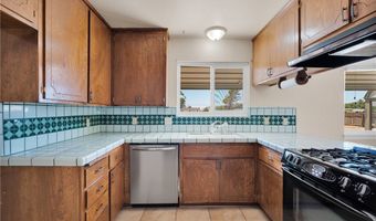 15530 Dakota Rd, Apple Valley, CA 92307