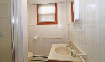 62 Valleybrook Dr, East Providence, RI 02914